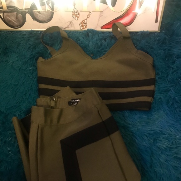 Two piece - Picture 2 of 4